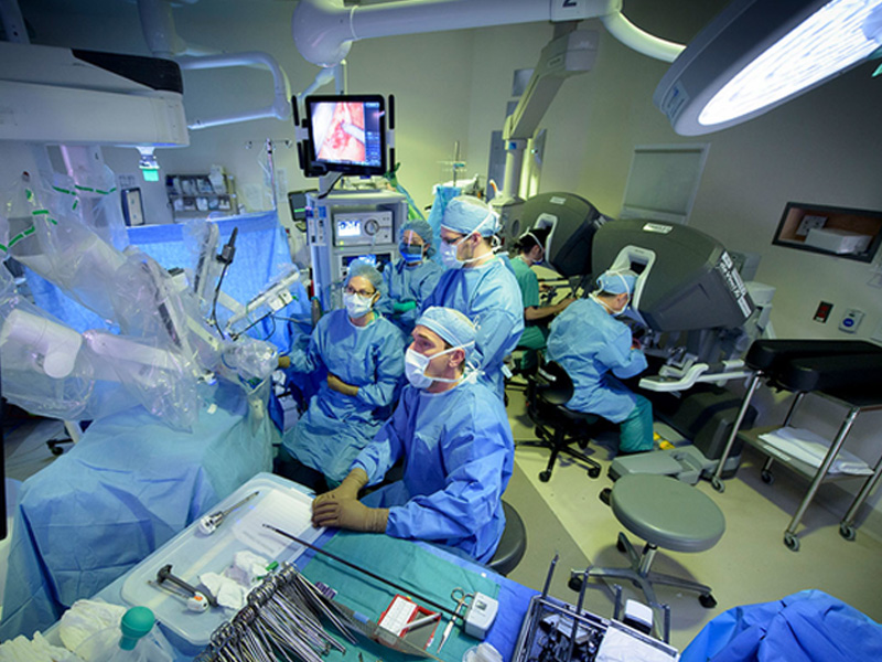 MÉDICO ESPECIALISTA EM CIRURGIA ROBÓTICA UROLÓGICA, CIRURGIA ROBÓTICA UROLÓGICA EM CURITIBA, CIRURGIRÃO UROLOGISTA EM CURITIBA, MÉDICO UROLOGISTA EM CURITIBA.